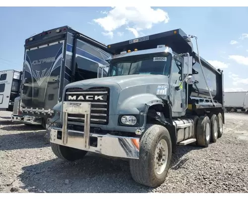 MACK GU713 Complete Vehicle