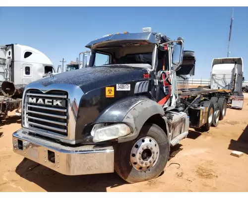 MACK GU713 Complete Vehicle