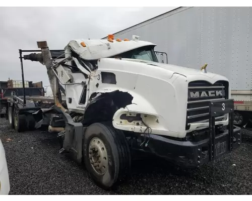 MACK GU713 Complete Vehicle