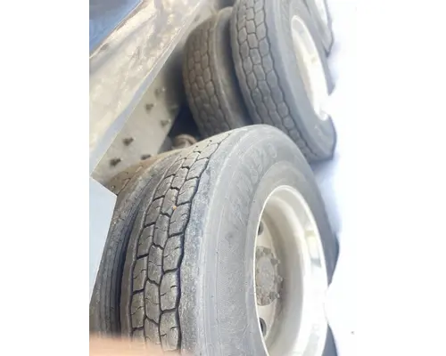 MACK GU713 Complete Vehicle