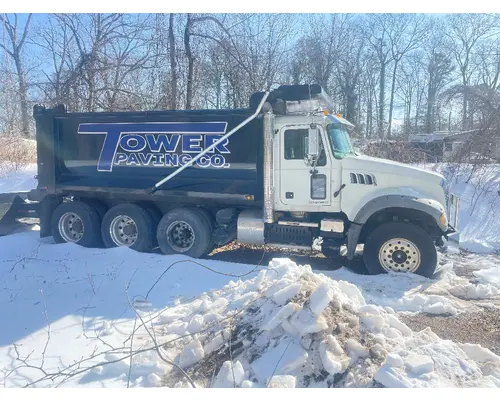 MACK GU713 Complete Vehicle