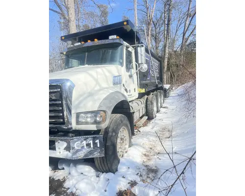 MACK GU713 Complete Vehicle