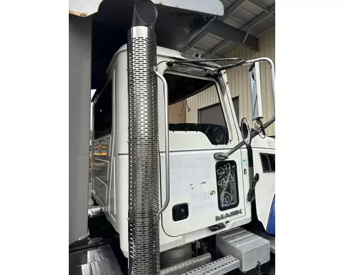 MACK GU713 Door Assembly, Front