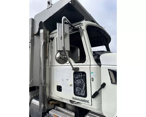 MACK GU713 Door Assembly, Front