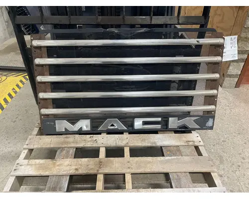 MACK GU713 Grille