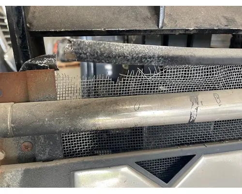 MACK GU713 Grille