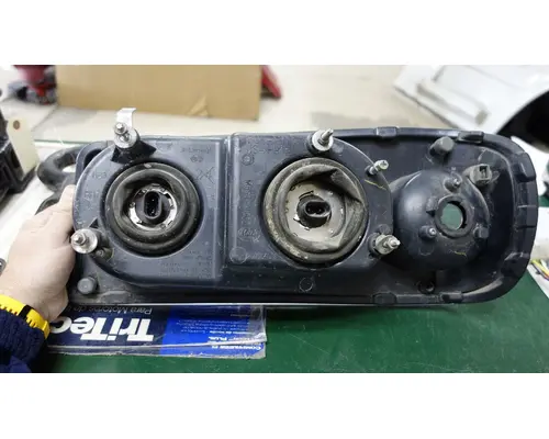 MACK GU713 Headlamp Assembly