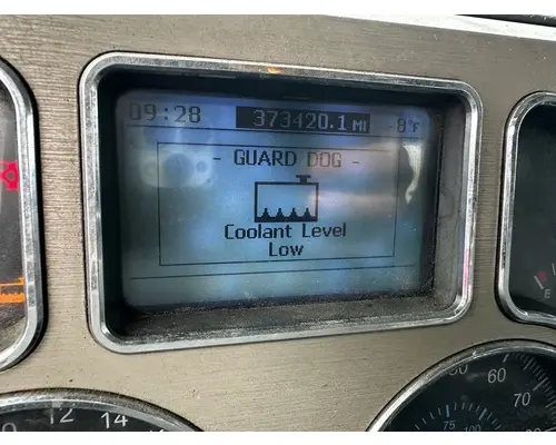 MACK GU713 Instrument Cluster