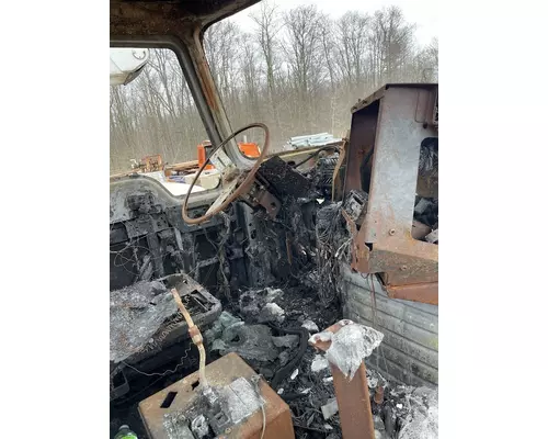 MACK GU813 Complete Vehicle