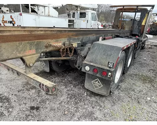 MACK GU813 Complete Vehicle