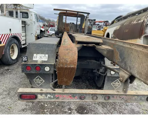 MACK GU813 Complete Vehicle