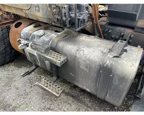 MACK GU813 Complete Vehicle