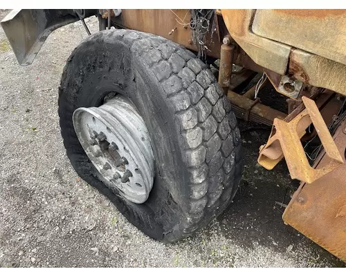 MACK GU813 Complete Vehicle