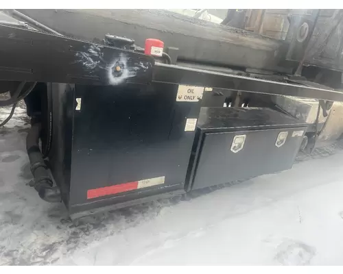 MACK GU813 Complete Vehicle