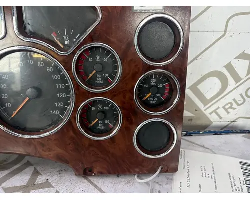 MACK GU813 Instrument Cluster