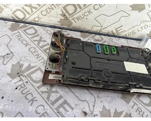 MACK GU813 Instrument Cluster