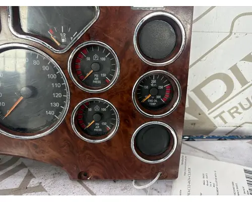 MACK GU813 Instrument Cluster