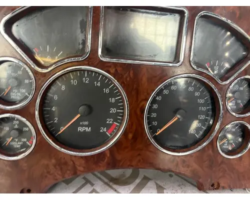 MACK GU813 Instrument Cluster