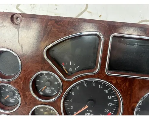 MACK GU813 Instrument Cluster