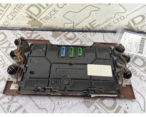 MACK GU813 Instrument Cluster
