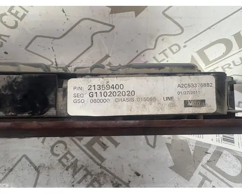 MACK GU813 Instrument Cluster