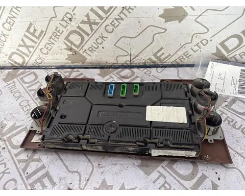 MACK GU813 Instrument Cluster