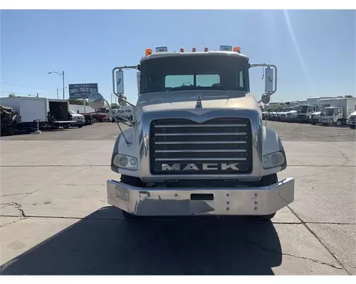 MACK Granite GU813 Vehicle For Sale