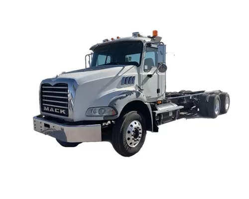 MACK Granite GU813 Vehicle For Sale