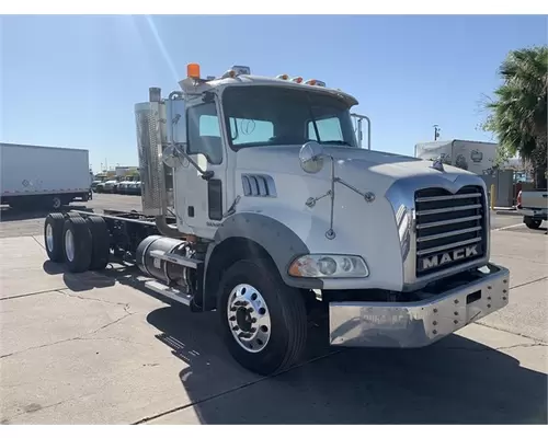 MACK Granite GU813 Vehicle For Sale