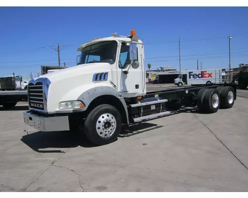 MACK Granite GU813 Vehicle For Sale