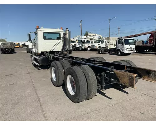 MACK Granite GU813 Vehicle For Sale