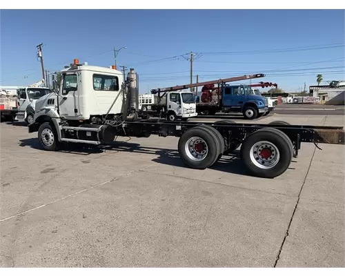 MACK Granite GU813 Vehicle For Sale