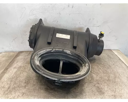 MACK Granite Air Cleaner