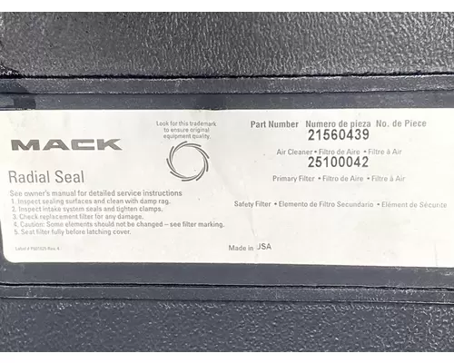 MACK Granite Air Cleaner