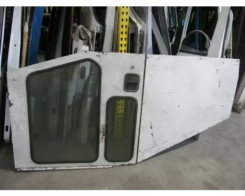 MACK LE600 SERIES Door Assembly, Front