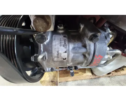 MACK LE613 Air Conditioner Compressor