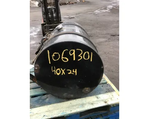 MACK LE613 Fuel Tank