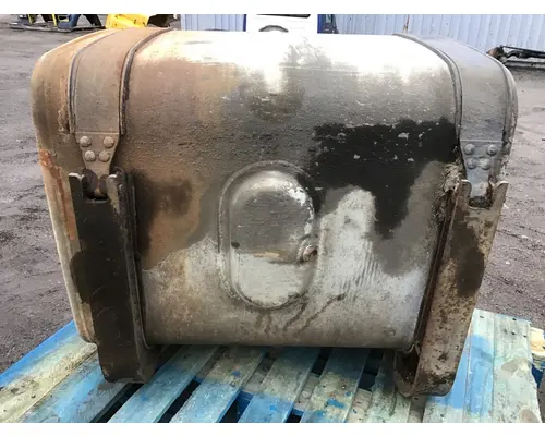 MACK LE613 Fuel Tank