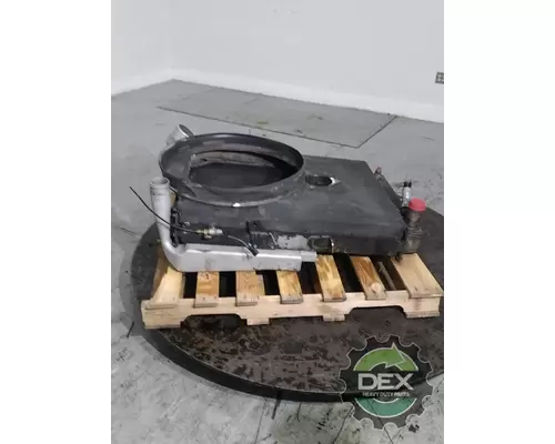 MACK LE613 Radiator
