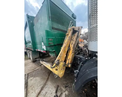 MACK LEU (TerraPro) Radiator