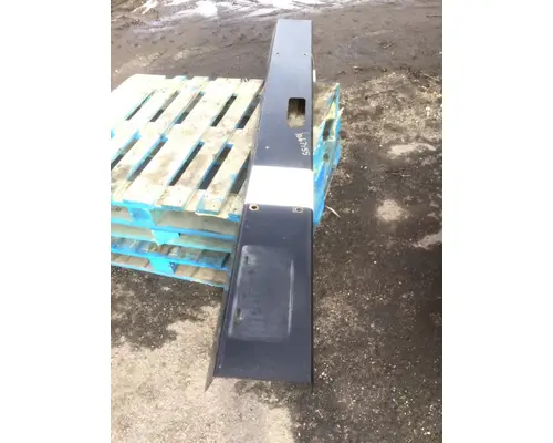 MACK LEU613 Bumper Assembly