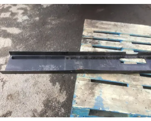 MACK LEU613 Bumper Assembly