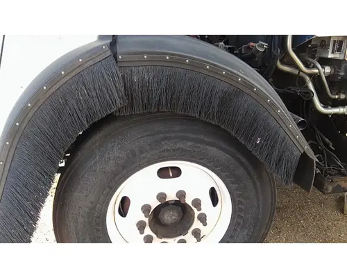 MACK LEU613 FENDER EXTENSION