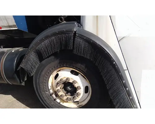 MACK LEU613 FENDER EXTENSION