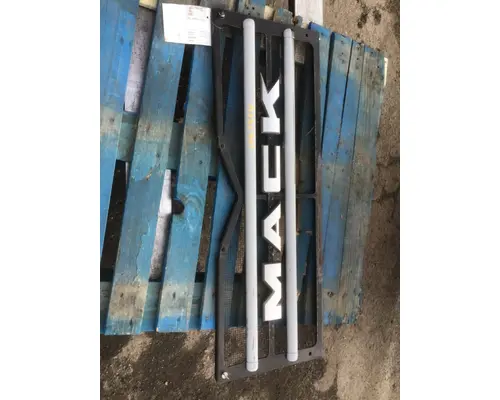 MACK LEU613 Grille