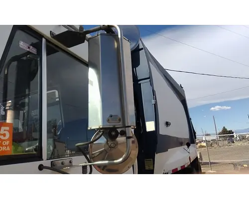 MACK LEU613 MIRROR ASSEMBLY CABDOOR