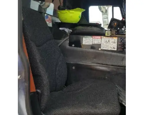 MACK LEU613 SEAT, FRONT