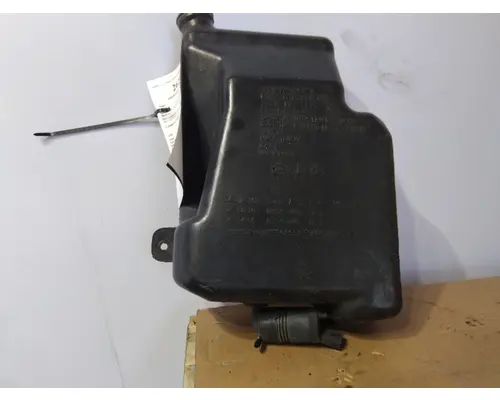 MACK LEU613 WINDSHIELD WASHER RESERVOIR