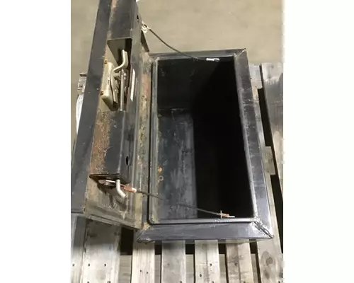 MACK LEU633 Tool Box