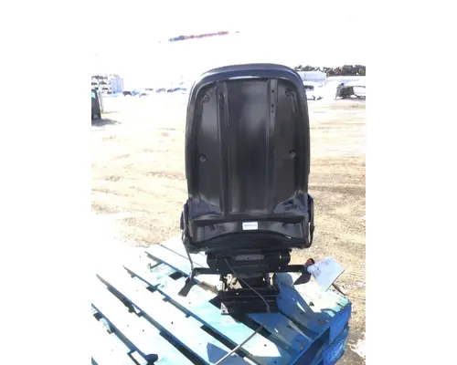 MACK LE Seat
